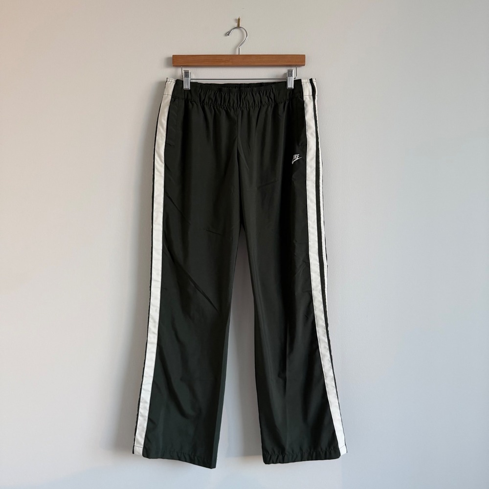 Vintage Y2K Nike Women's Green Striped Straight Leg Sweatpants Size‎ Medium